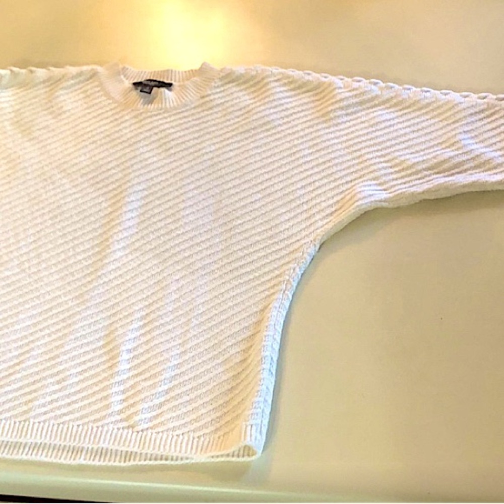 Simply Vera Vera Wang Small S cream cableknit sweater with braid down sleeve